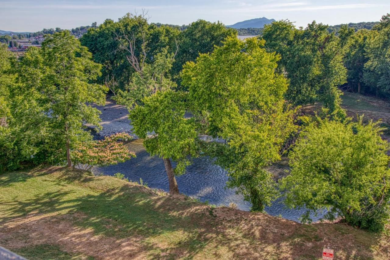 Fantastic Location! River And Mountain Views 2Br/2Ba Sleeps 6 Піджен-Фордж Екстер'єр фото